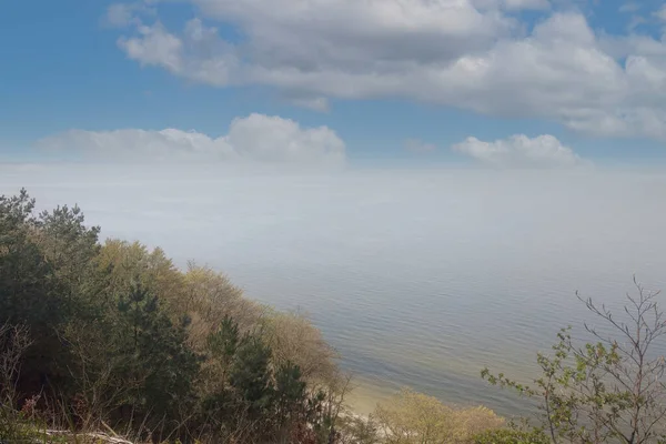 海と雲の上からの絵のような景色 — ストック写真