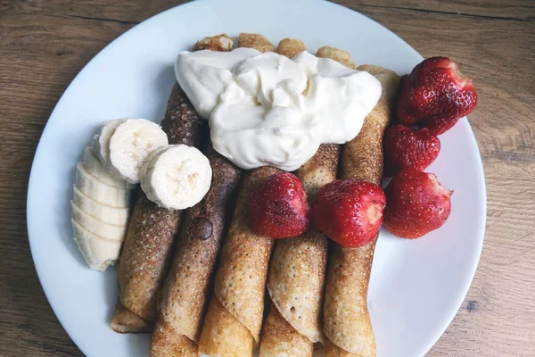 Top View Pancakes Strawberries Cream Bananas Delicious Breakfast — Stock Photo, Image