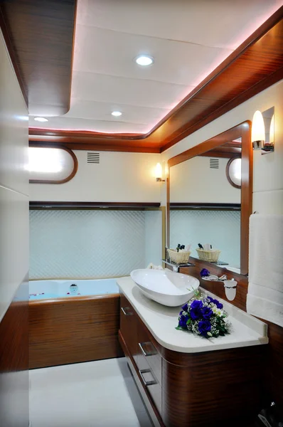 Bathroom of luxury sailboat — Stock Photo, Image