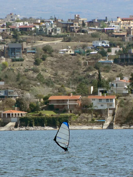 Windsurfing at san roque lake, cordoba, argentina — Stock Photo, Image
