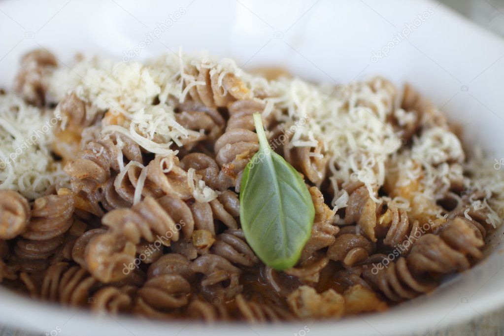 Pasta with chicken meat and cheese