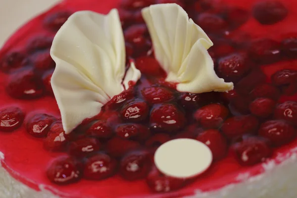 Torta di formaggio con lampone e marzapane in gelatina — Foto Stock