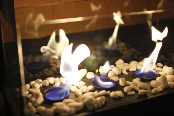 alevli ateş ve taş latern