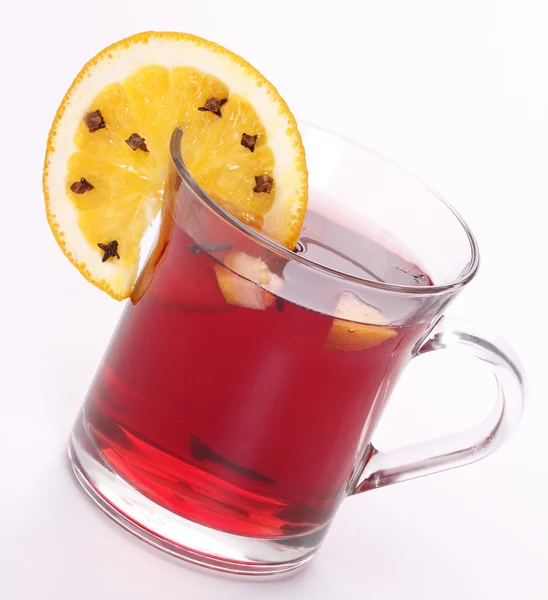 Vino caliente y naranja con clavo — Foto de Stock