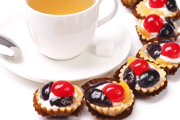 Tazza da tè e torta di frutta con biscotto — Foto Stock