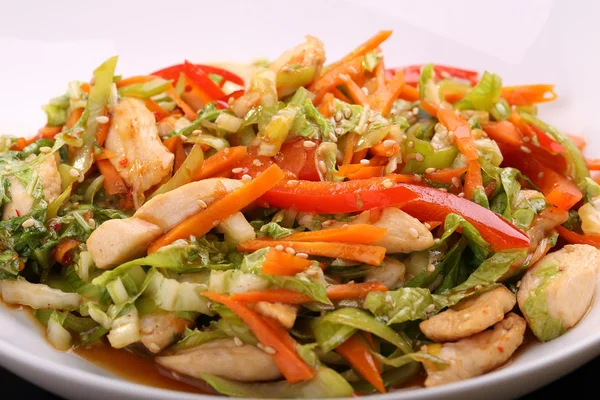 Vegetable salad with chicken — Stock Photo, Image