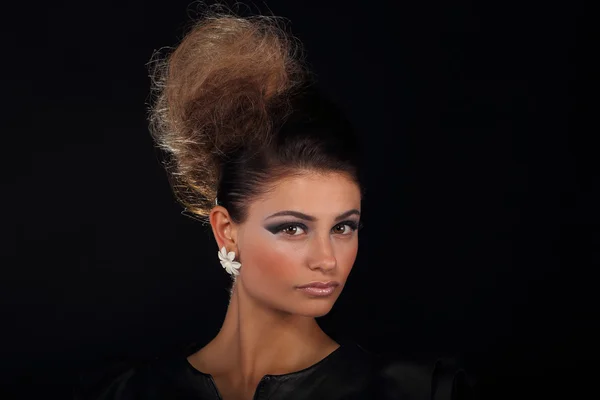 Young lady shows her haircut — Stock Photo, Image