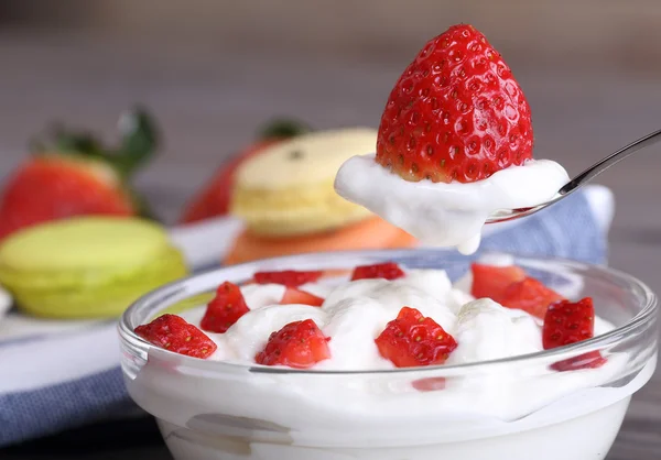 Strawberry dessert with yogurt — Stock Photo, Image