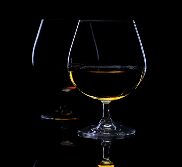 Zátiší s dvěma sklenici brandy — Stock fotografie