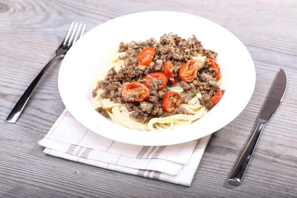 Спагетти и мясо — стоковое фото