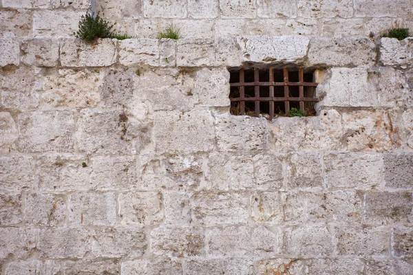 Antik zindan penceresi — Stok fotoğraf