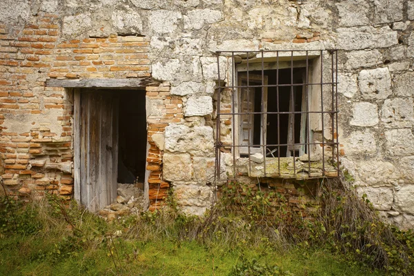 Opuštěné venkovské dům — Stock fotografie