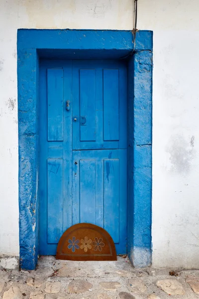 Stare drzwi niebieski — Zdjęcie stockowe