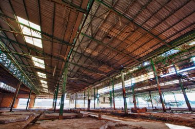 kanserojen atık ile terk edilmiş fabrika