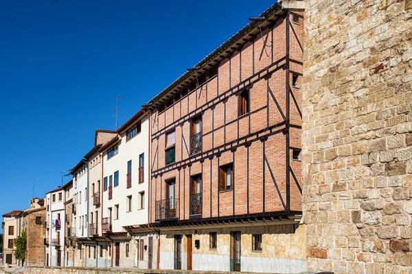 Rua velha no centro histórico de Salamanca — Fotografia de Stock