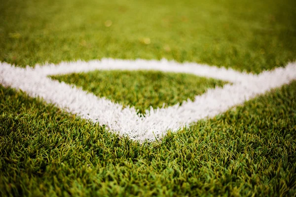 Угловые линии на футбольном поле — стоковое фото