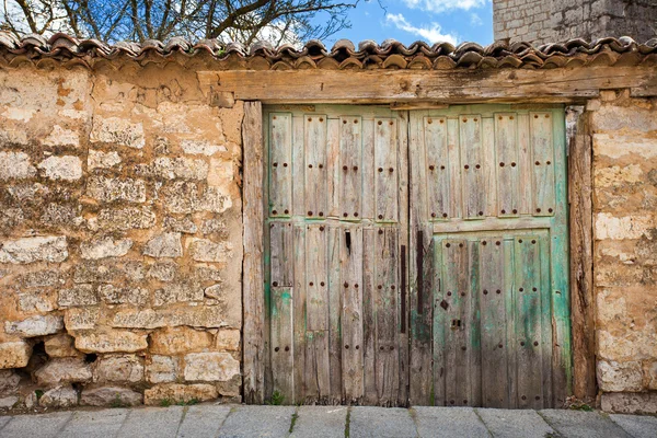 Velho Pátio porta da frente — Fotografia de Stock