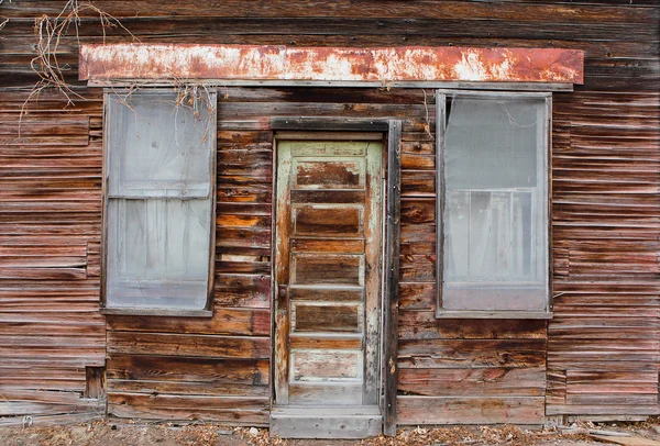 古い時間の食料品店のドアや窓 — ストック写真
