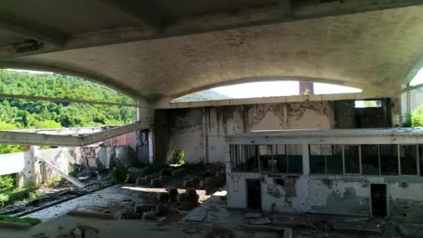 Salón Fábrica Vacío Viskoza Loznica Serbia Abandonado Saqueado 25Fps Exploración — Vídeo de stock