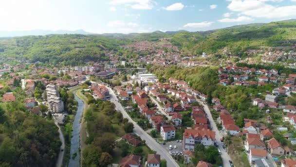 Piccola Città Nel Sud Est Europeo Drone Girato Giornata Sole — Video Stock