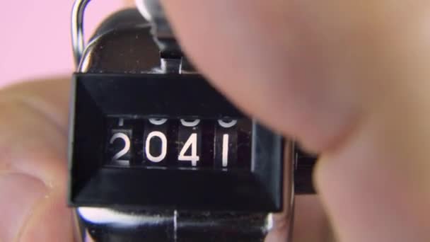 手控计数器计数手控4位数非常接近01手控计数器点击模拟计数器数 — 图库视频影像