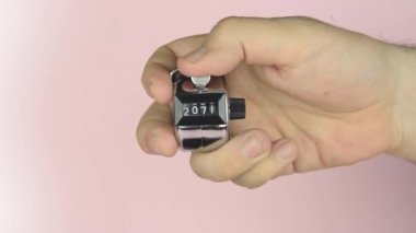 El sayacı sayma kolu dört haneli analog 03 Eller sayaç tıklama analog düğme numaralarını tetikliyor