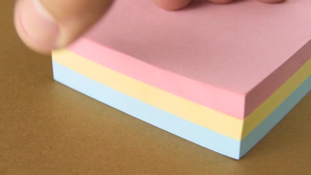 Publícalo Notas Súper Pegajosas Colores Pastel Stick Recordar Remindergetting Listo — Vídeos de Stock
