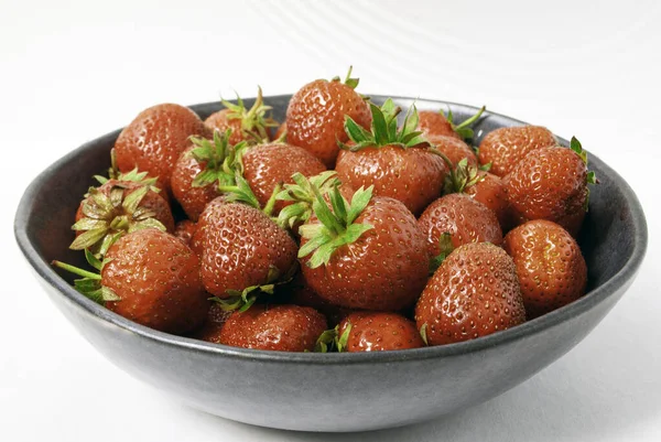 Strawberries Bowl White Background — Stock Photo, Image