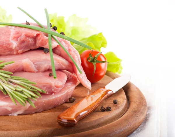 Carne cruda, vino y especias — Foto de Stock