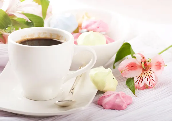 Copa de café y galletas dulces — Foto de Stock