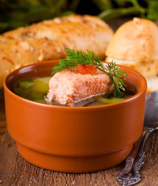 Balık alabalık çorbası ve rezene ile ekmek