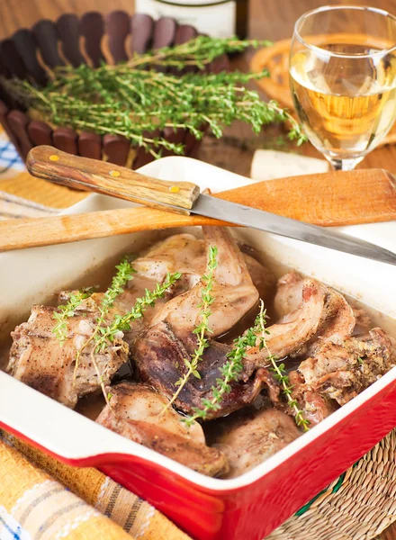 Rabbit stewed with white wine and herbs — Stock Image Rabbit stewed with white wine and herbs Stock Picture