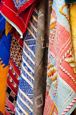 Fas ve berber halı parlak boyalar