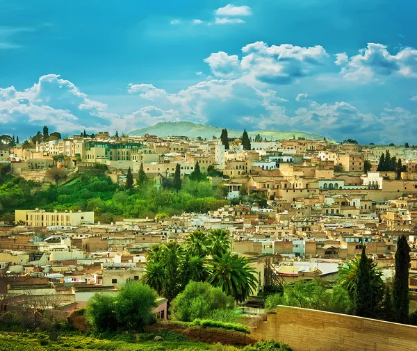 Marokko, een landschap van een stadsmuur in de stad van Fez — Stockfoto