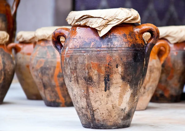 Чайник, таджин, ваза и другие продукты заводов марокканского гончара — стоковое фото