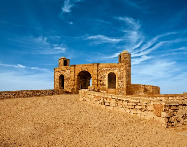 Antigua fortaleza en Essaouira con vistas al Océano Atlántico, Marruecos — Foto de Stock