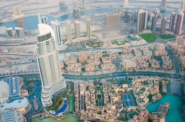 Dubai, Birleşik Arap Emirlikleri-Haziran 7: kenti gözlem güverte burj Dubai en yüksek dünyanın 7 Haziran 2013 dubai Binası