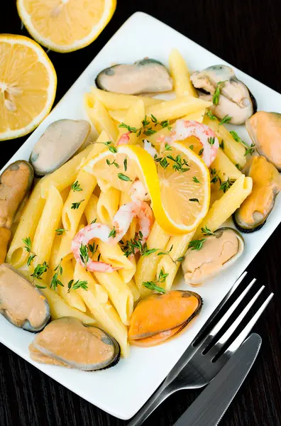 Pasta con cozze — Foto Stock