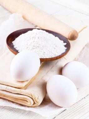 yumurta ve un hamur için