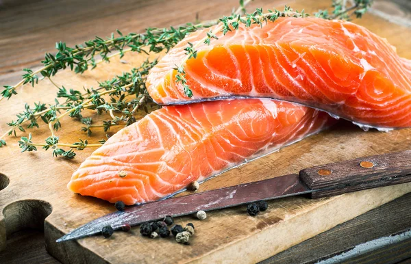 Trout and rosemary — Stock Photo, Image