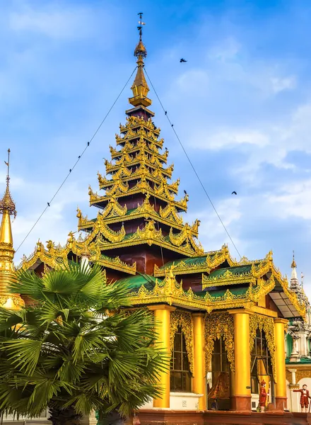 Shwedagon pagoda Yangonban, Mianmarban — Stock Fotó