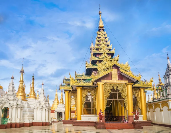 Pagode shwedagon à Yangon, myanmar — Photo