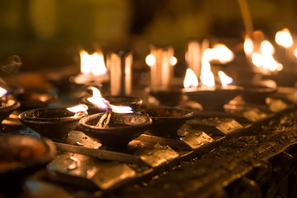 Candele rituali a Shwedagon Pagoda Fotografia Stock