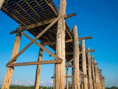 Köprü u-bein tik Köprüsü