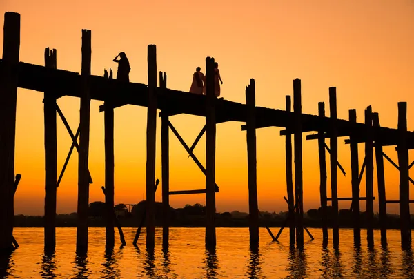 Most u-bein tek bridge jest najdłuższym. — Zdjęcie stockowe