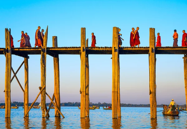 U bein brug — Stockfoto