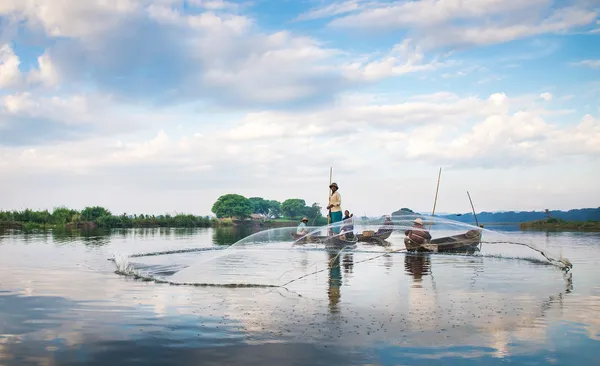 Vissers vangen vis — Stockfoto