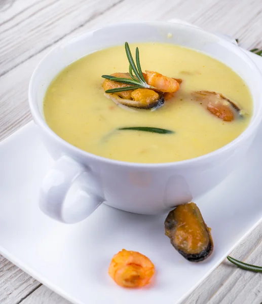 Soup of mussels and shrimp — Stock Photo, Image