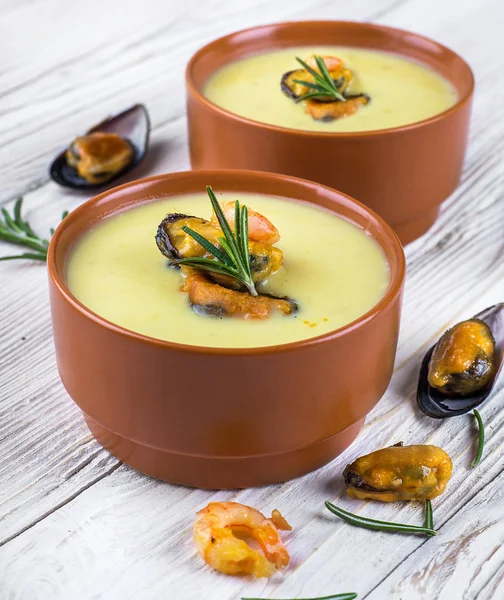 Polévka z mušlí a krevety — Stock fotografie