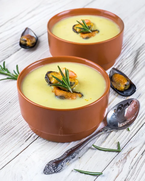 Soup of mussels and shrimp — Stock Image Soup of mussels and shrimp Royalty Free Stock Images